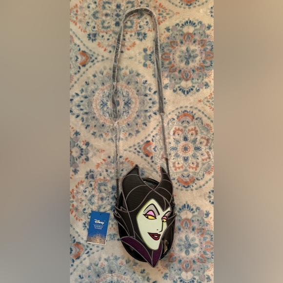 Danielle Nicole Maleficent Die-cut Crossbody Bag RARE NWT - Picture 6 of 9